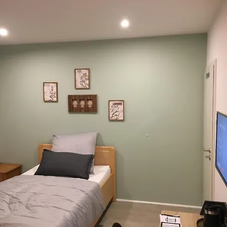 بيت ضيافة Gaeste Und Messezimmer Adelheidsdorf