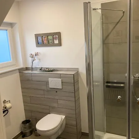 Gaeste Und Messezimmer Adelheidsdorf Affittacamere Celle