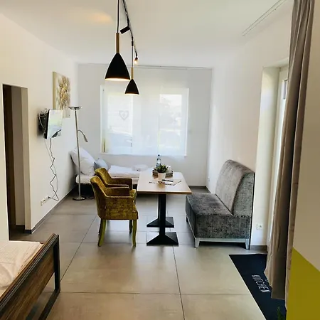 Gaeste Und Messezimmer Adelheidsdorf Affittacamere Celle