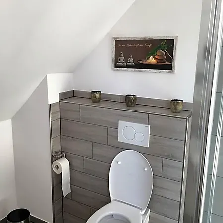 Pensión Gaeste Und Messezimmer Adelheidsdorf 3*