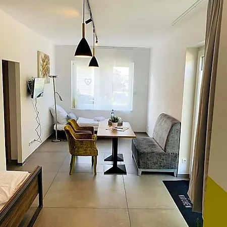 Gaeste Und Messezimmer Adelheidsdorf