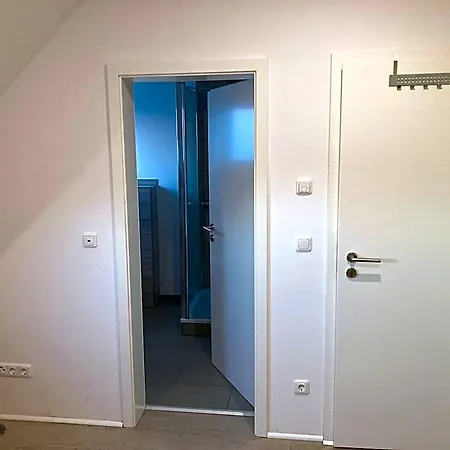 Pensión Gaeste Und Messezimmer Adelheidsdorf 3*